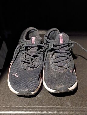 Puma Women's Black & Pink Knit Training Sneakers
